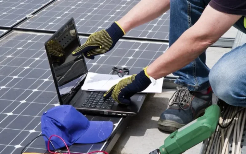 Manutenção em Usinas Solares: Custos e Benefícios